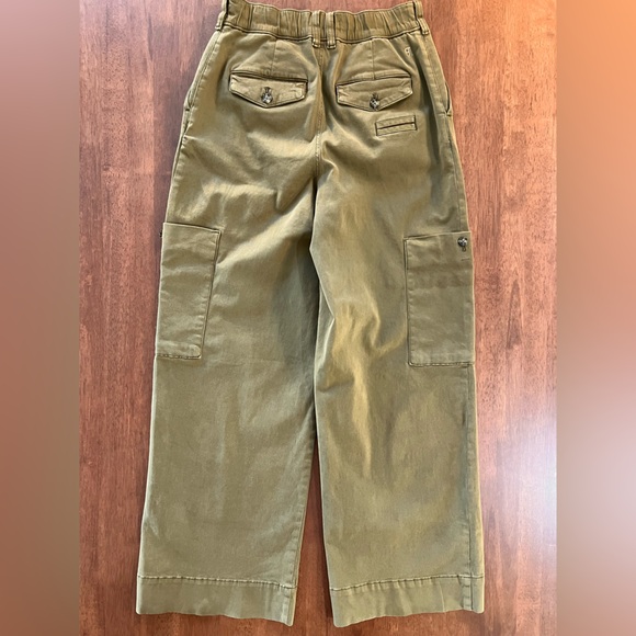 ANTHROPOLOGIE Pilcro Pleated Wide-Leg Cargo Pants, Army Green. Size XS - Picture 5 of 8